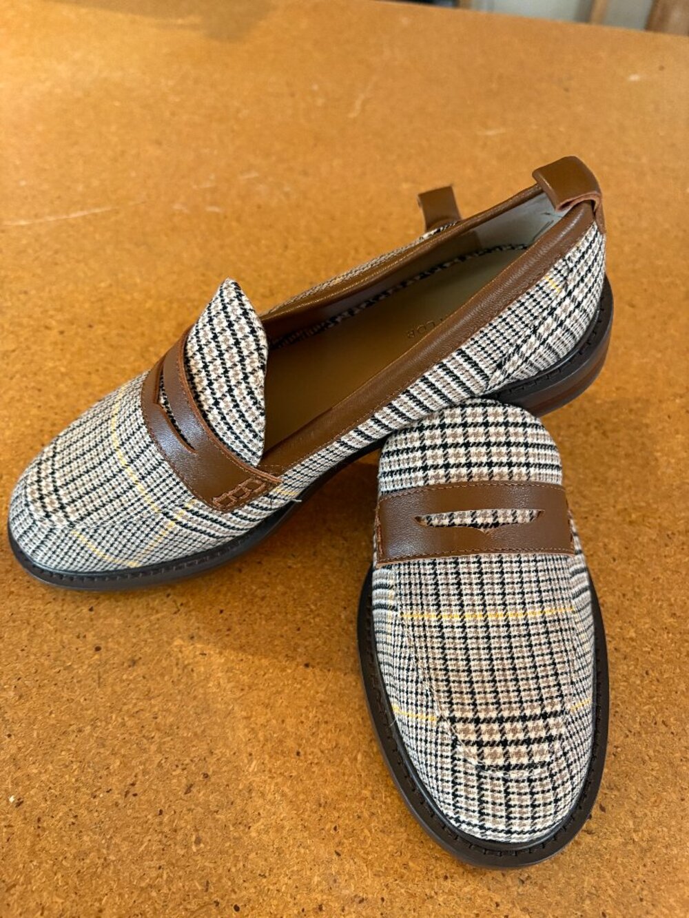 NWOT Ann Taylor Penny Loafer Size 5.5